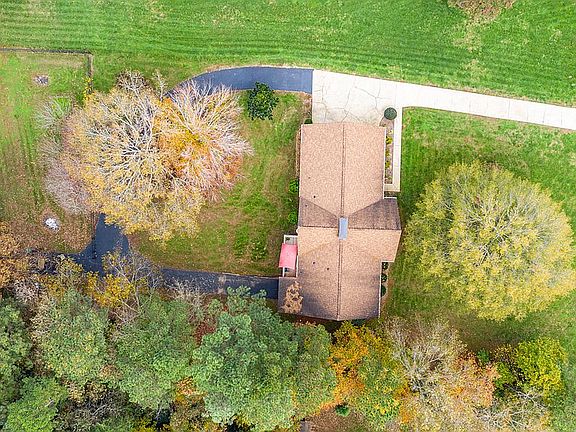 5th image of 126 River Haven Dr
