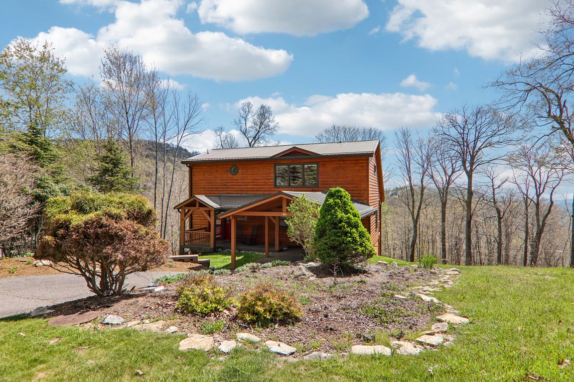 Cottage Ln-S2404-005.jpg