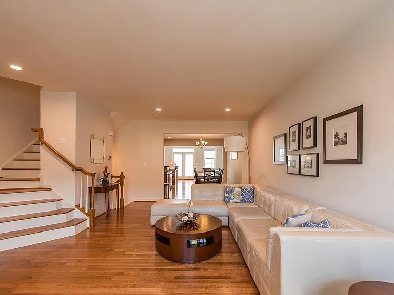 10515 Old Ellicott Cir — Photo 6