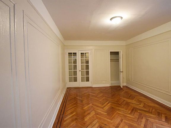 3rd image of 2574 33rd St APT 2H
