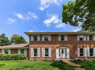 15659 Heathercroft Dr, Chesterfield, MO
