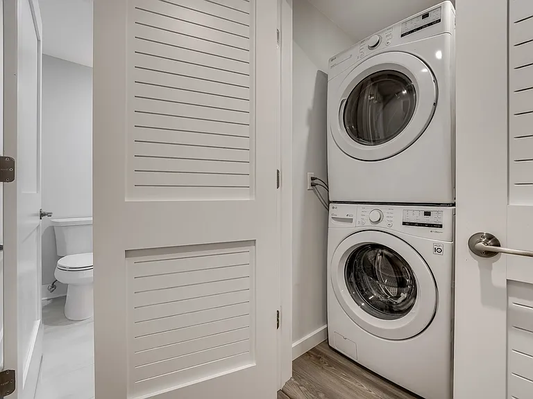 658 Grand St #201 — Photo 11