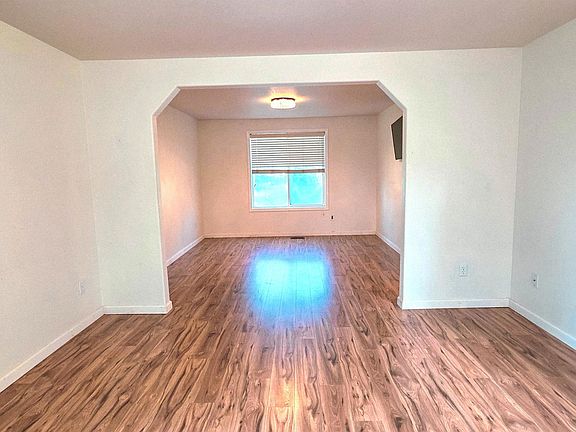 4th image of 7915 Madeira Dr