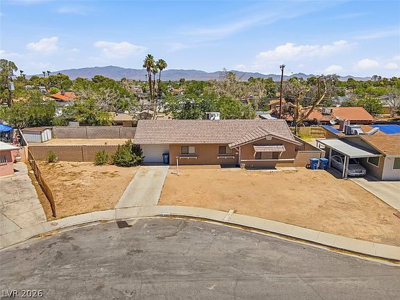 2nd image of 3560 Regents Cir