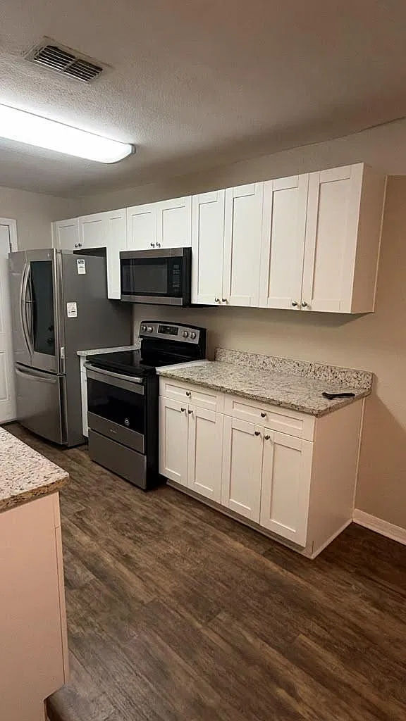 3 bed, 966 sqft, $1,500 — Photo 1