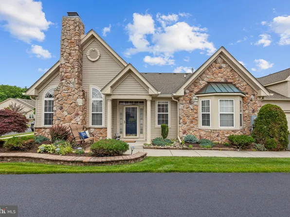 654 Bellflower Rd, Langhorne, PA 19047