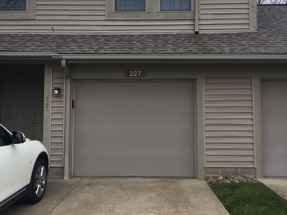 1st image of 227 S Linden Ct