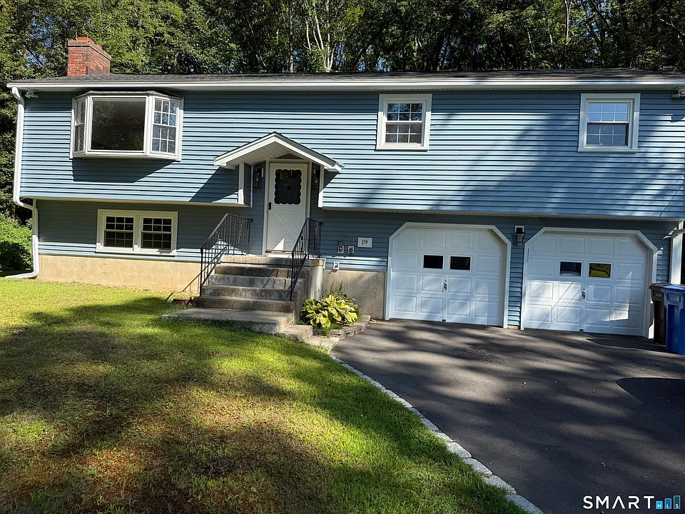 19 Greenwood Ln