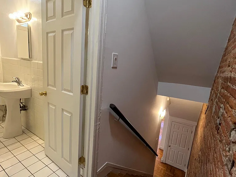 1302 Pine St #1 — Photo 16