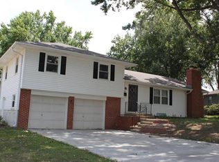 810 NW Hearnes Ave, Blue Springs, MO 64015