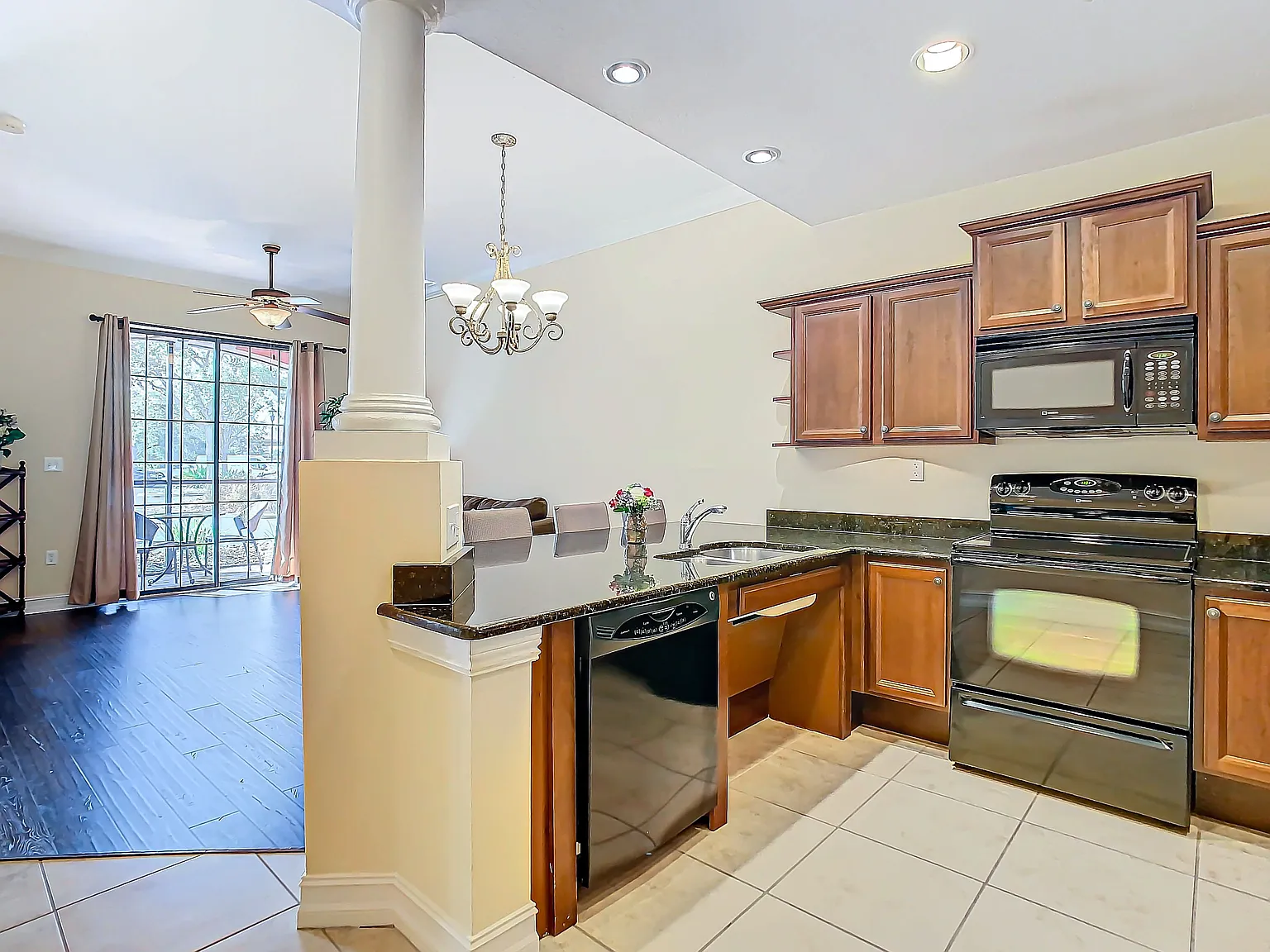13941 Clubhouse Dr — Photo 4