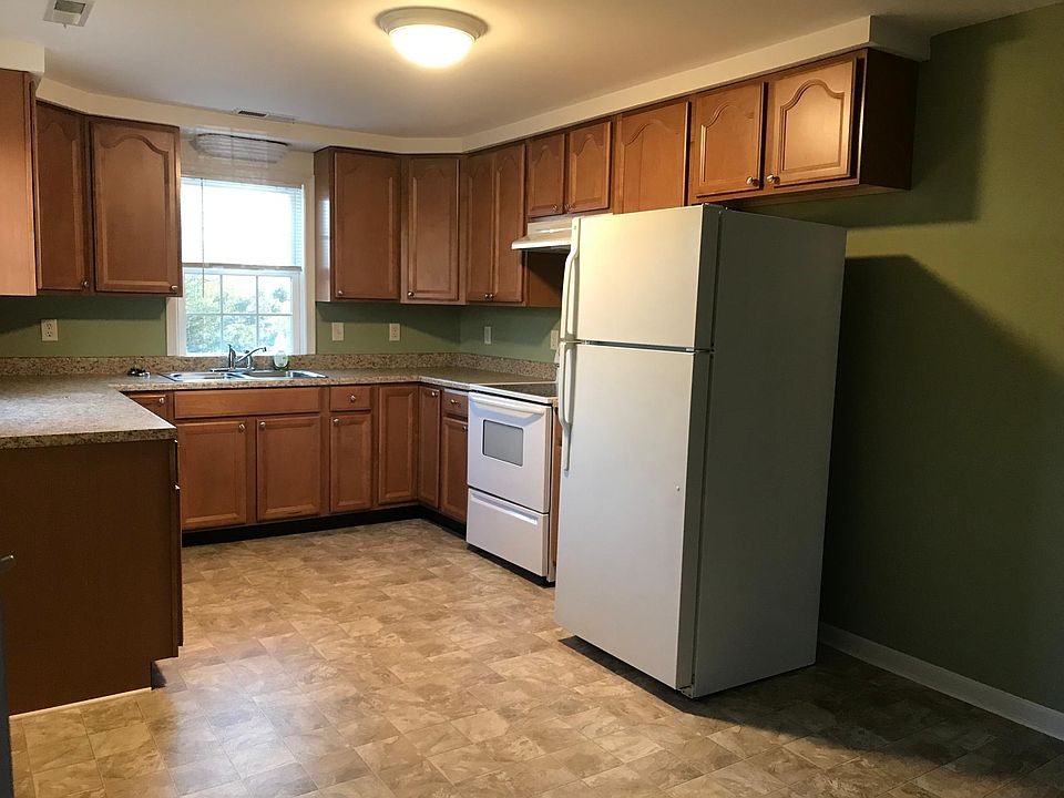 1st image of 204 Kidwell Ave APT 2