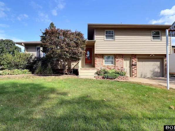 2212 E 9th St, Fremont, NE 68025