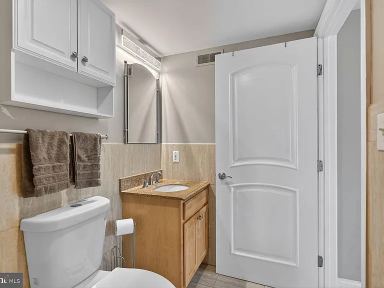 712 Marietta Pl NW #204 — Photo 14