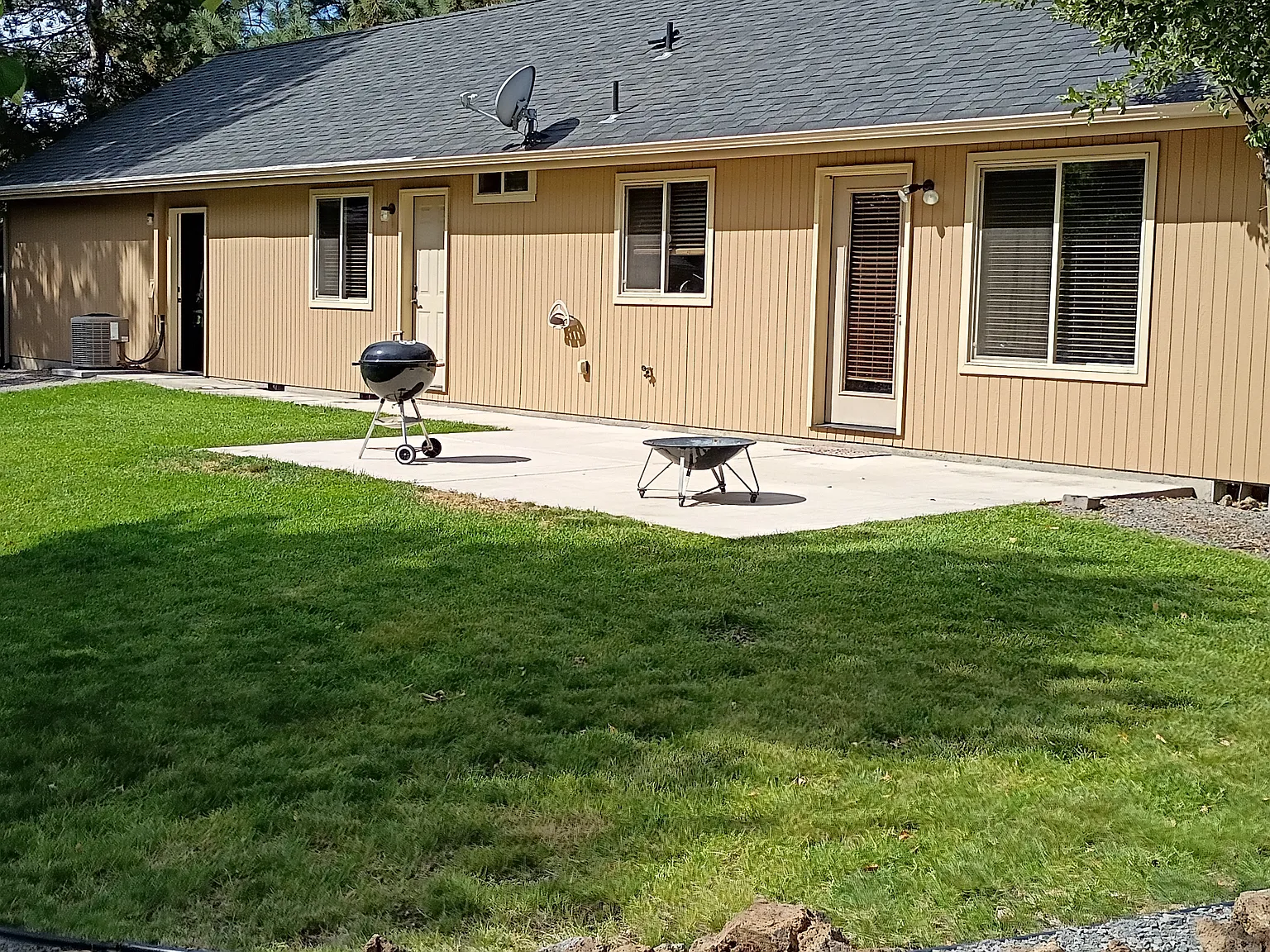 3 bed, 1603 sqft, $3,100 — Photo 2