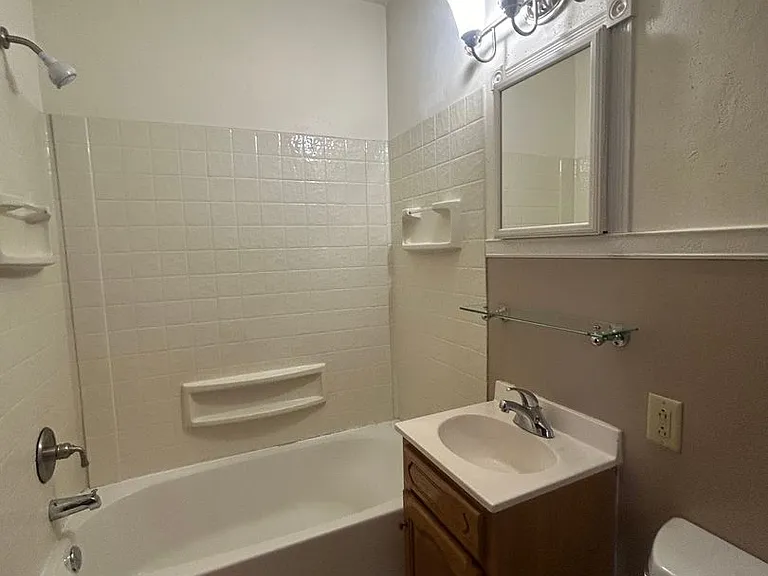 1305 N Church St — Photo 3
