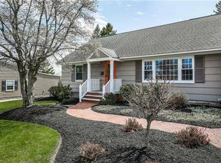 321 Highridge Dr, Syracuse, NY 13215