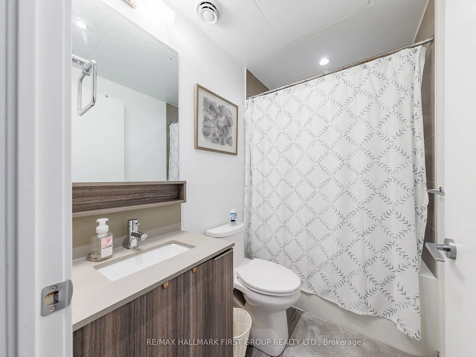 2 bed, $2,300 — Photo 2
