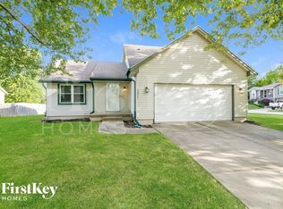 1921 NE Red Oak Ln, Blue Springs, MO 64029