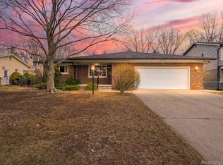 25748 Curie Ave, Warren, MI 48091