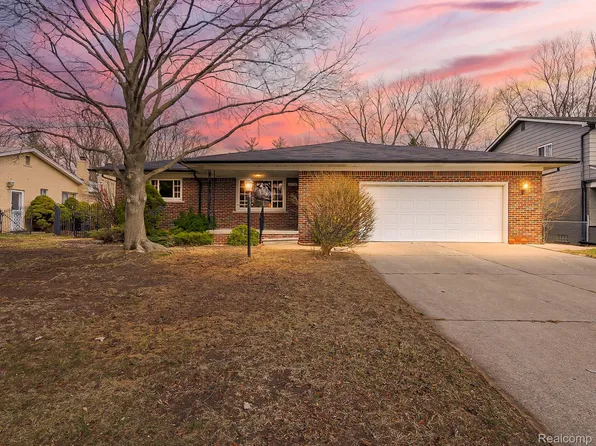 25748 Curie Ave, Warren, MI 48091