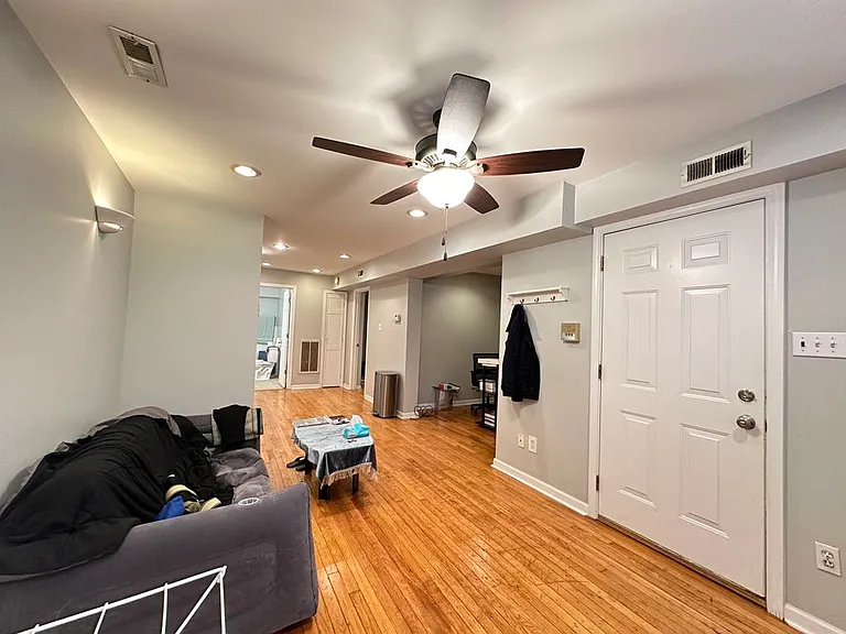 1326 N Claremont Ave #6H — Photo 8