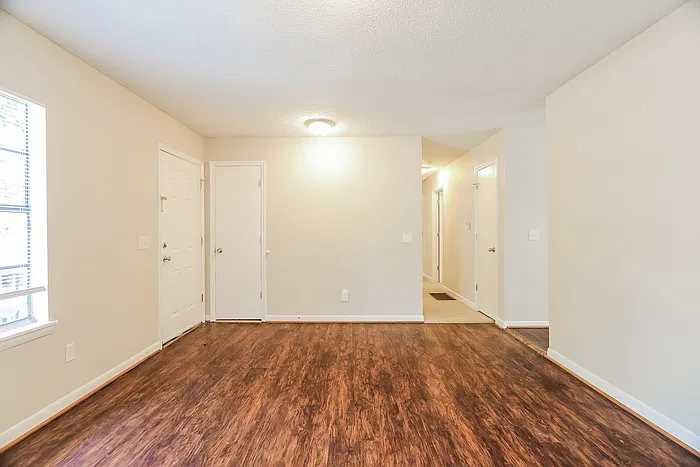 4 bed, 1.5 bath, 1144 sqft, $1,395 — Photo 3
