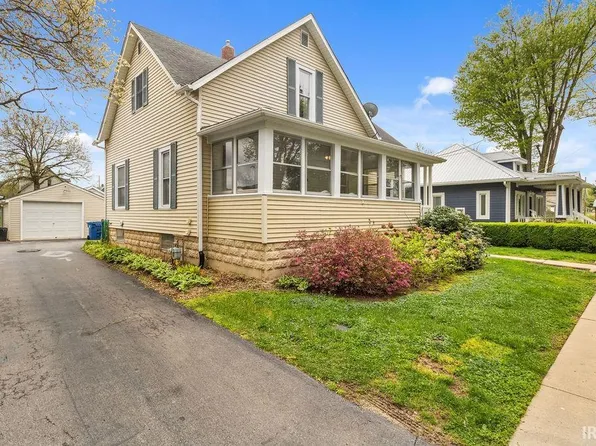 209 Hawkins Ct, Culver, IN 46511