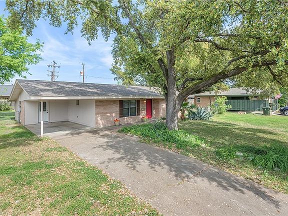 2nd image of 3909 Glenn Oaks Dr
