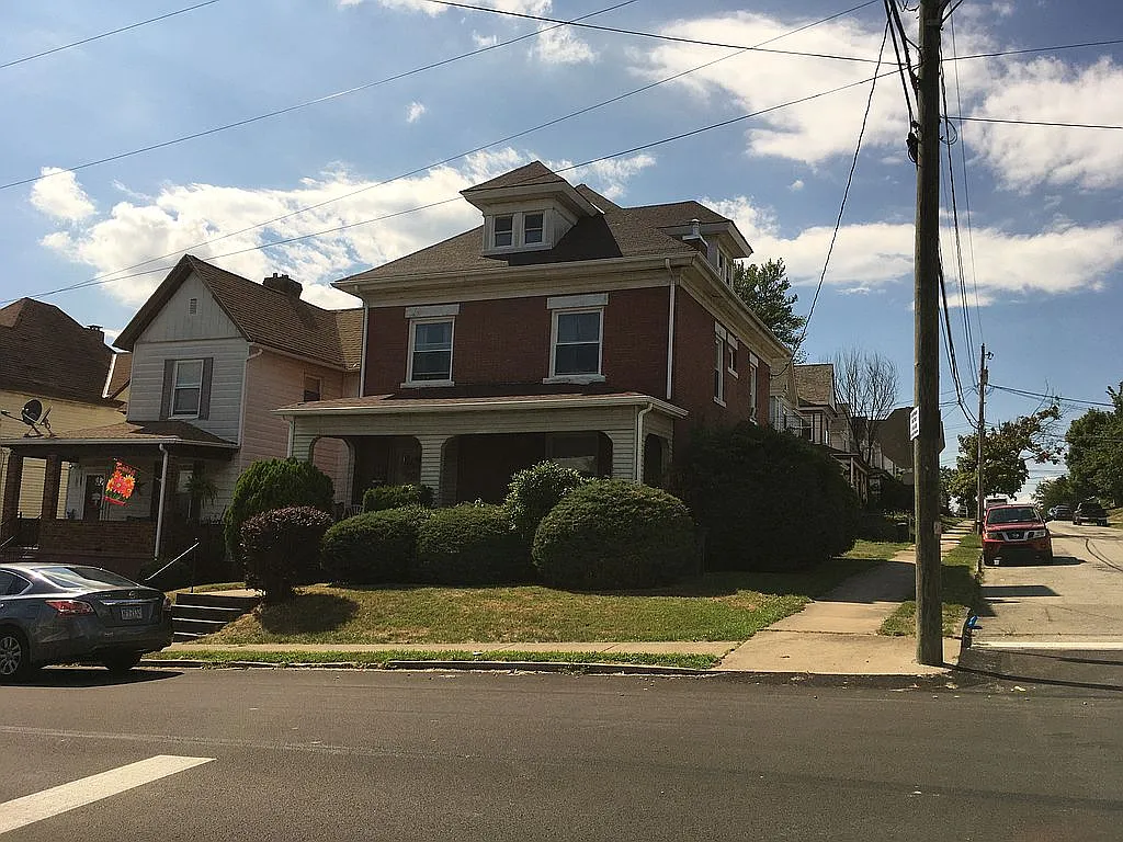 405 W Hallam Ave photo 1