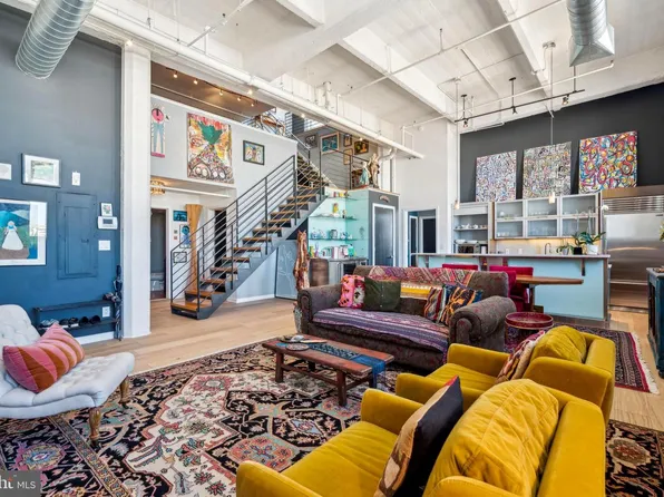 1228 Arch St #8A, Philadelphia, PA 19107
