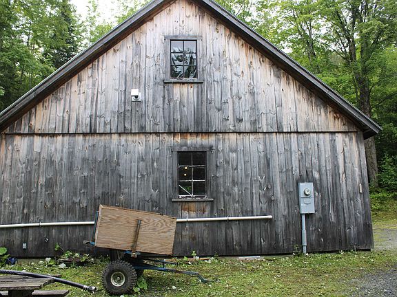 2nd image of 68 Melissa Ln