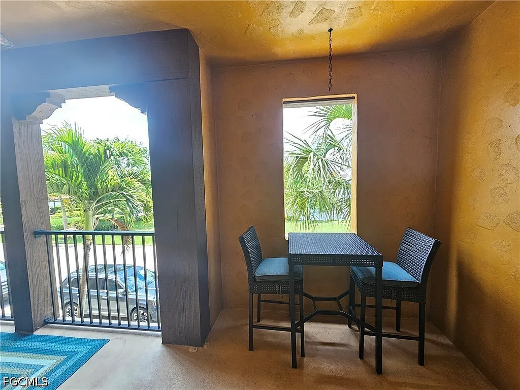 3 bed, 2.0 bath, 1722 sqft, $6,800 — Photo 4
