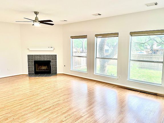 5th image of 6400 La Carman Ln