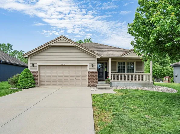 16950 S Agnes St, Gardner, KS 66030