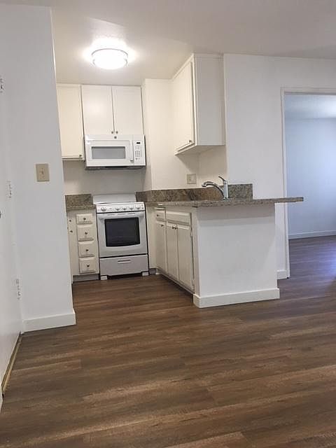 1st image of 10841 Whipple St #202