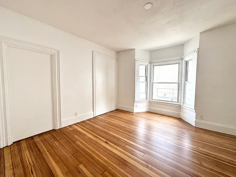 56 Pinckney St #2 — Photo 9