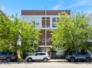 1327 W Grand Ave #3W, Chicago, IL 60642