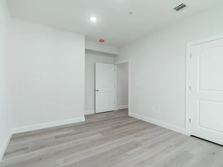 144 Bergen Ave #2A — Photo 12