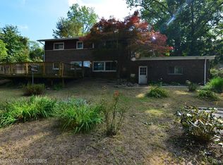 1633 Inner Dr, Ortonville, MI