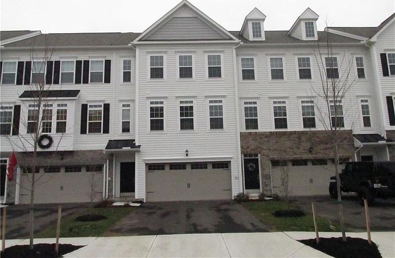 1st image of 225 Eagle Dr