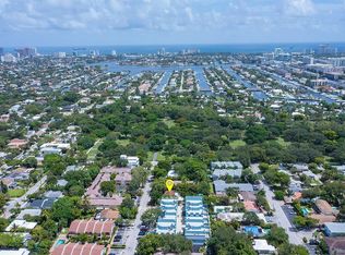 902 SE 12th Ct, Fort Lauderdale, FL 33316