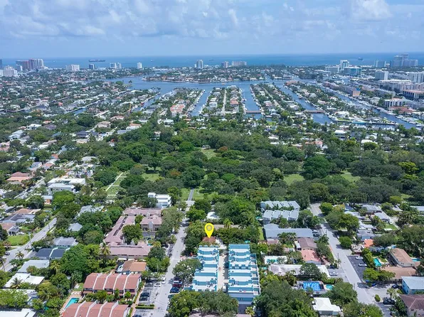 902 SE 12th Ct, Fort Lauderdale, FL 33316
