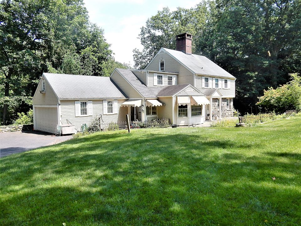 1st image of 17 Huckleberry Lane