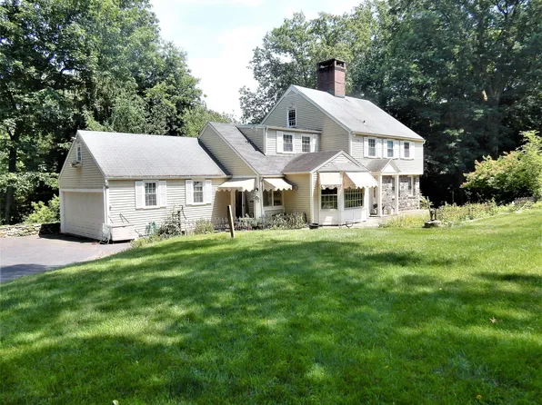 17 Huckleberry Lane, Weston, CT 06883