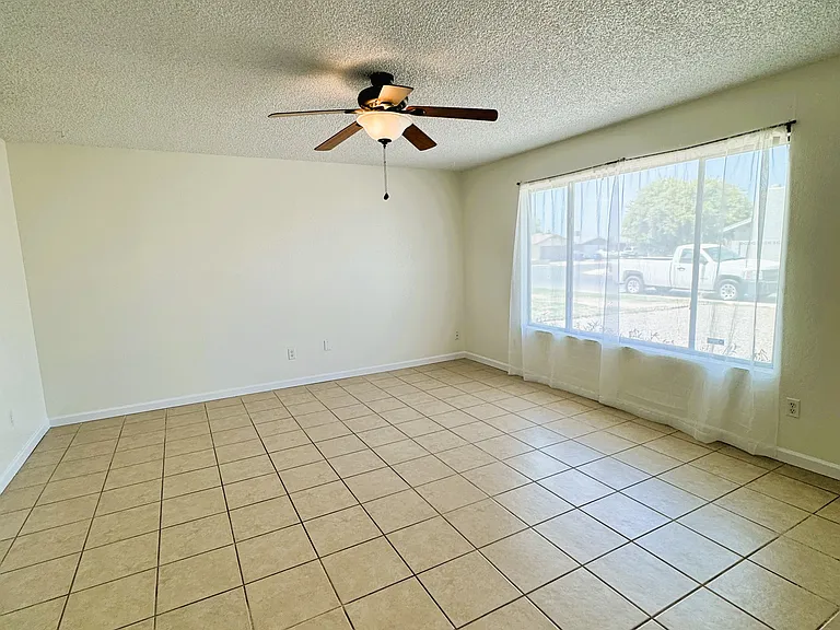 2153 S 29th Ave — Photo 2