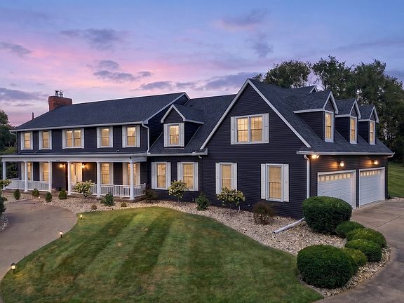 3rd image of 3220 Lundy Ln