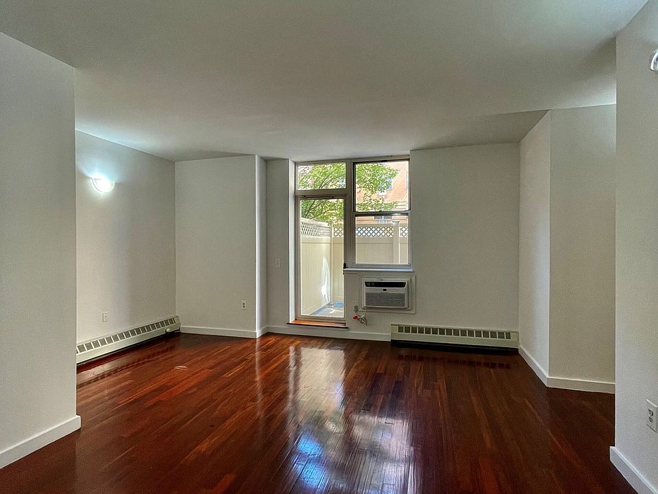 1st image of 444 Manhattan Ave APT 1N