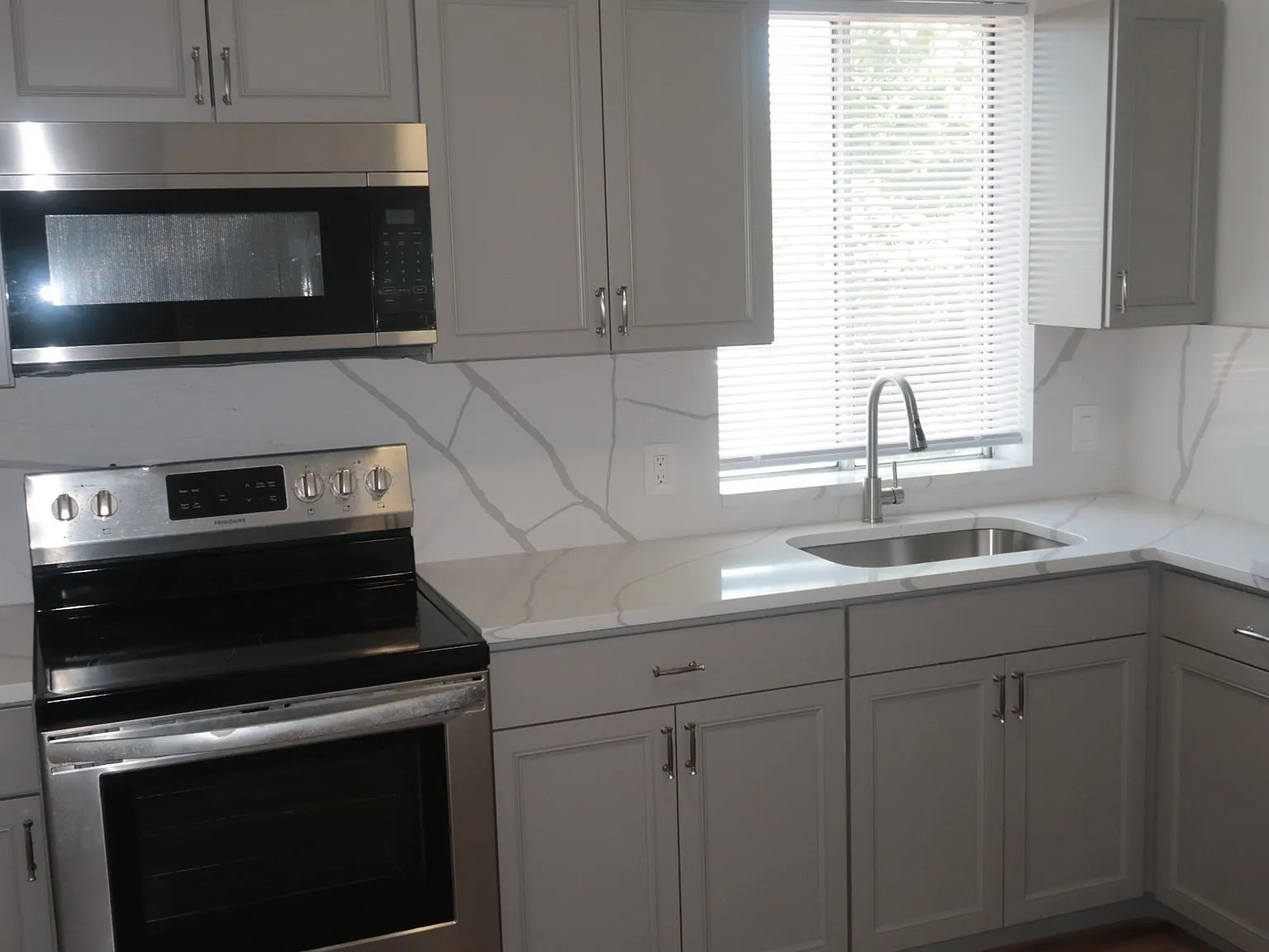 3 bed, 1.0 bath, 850 sqft, $2,900 — Photo 1