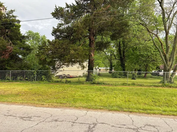 320 E Washington Street, Seymour, MO 65746
